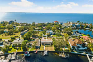 152 CARLYLE DRIVE, PALM HARBOR, FL 34683 Sold 03/31/25