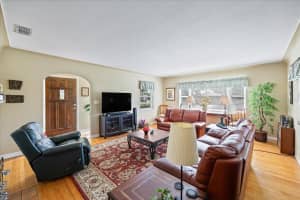 5909 GULFPORT BOULEVARD, GULFPORT, FL 33707 Sold 06/11/25