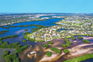9031 BAYWOOD PARK DRIVE, SEMINOLE, FL 33777 Sold 02/08/25