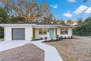 400 AVENUE B NE, WINTER HAVEN, FL 33881 Sold 02/28/25