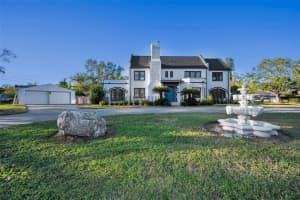 1535 MANOR WAY, SAINT PETERSBURG, FL 33705 Sold 02/26/25