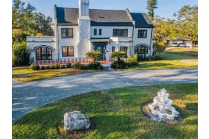 1535 MANOR WAY, SAINT PETERSBURG, FL 33705 Sold 02/26/25