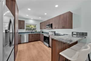 1015 GRANVILLE COURT, SAINT PETERSBURG, FL 33701 Sold 01/07/25
