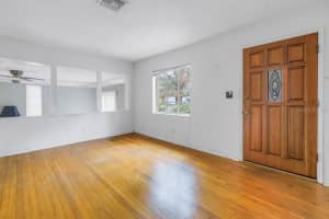 8101 COUNTRY CLUB ROAD, SAINT PETERSBURG, FL 33710 Sold 01/29/25