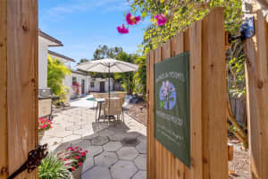 1320 35TH AVENUE, ST PETERSBURG, FL 33704 Sold 03/17/25