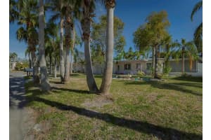 2469 BAYWOOD DRIVE, DUNEDIN, FL 34698 Sold 01/08/25