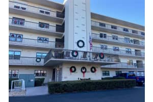 8198 TERRACE GARDEN DRIVE, SAINT PETERSBURG, FL 33709 Sold 08/15/25