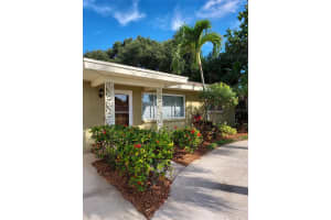 1016 MANDALAY AVENUE, CLEARWATER BEACH, FL 33767 Sold 03/03/25