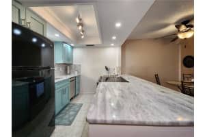 407 TARPON POINT, TARPON SPRINGS, FL 34689 Sold 04/30/25