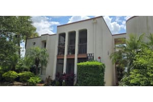 512 ORANGE DRIVE, ALTAMONTE SPRINGS, FL 32701 Sold 02/10/25