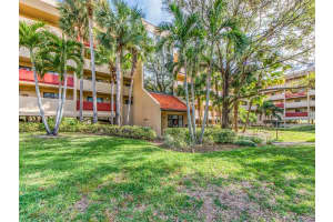 3062 EASTLAND BOULEVARD, CLEARWATER, FL 33761 Sold 04/24/25