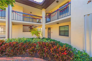 406 HAMMOCK PINE BOULEVARD, CLEARWATER, FL 33761 Sold 02/20/25