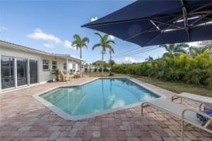 3700 27TH AVENUE, ST PETERSBURG, FL 33713 Sold 01/31/25