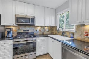2960 59TH STREET, GULFPORT, FL 33707 Sold 02/18/25