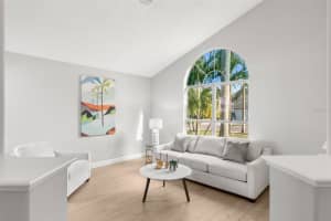 860 CRESTRIDGE CIRCLE, TARPON SPRINGS, FL 34688 Sold 02/20/25
