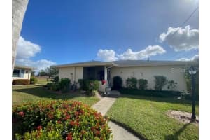 1901 CANTERBURY LANE, SUN CITY CENTER, FL 33573 - MLS#MFRTB8330646