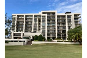 4 BELLEVIEW BOULEVARD, BELLEAIR, FL 33756 Sold 12/16/24