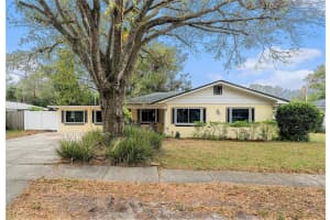 10708 EDGEWATER LANE, TAMPA, FL 33612 Sold 05/12/25