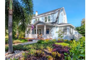 207 28TH AVENUE, SAINT PETERSBURG, FL 33704 Sold 01/22/25