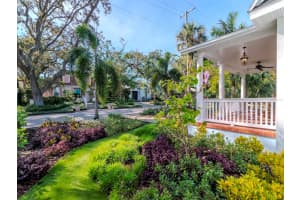 207 28TH AVENUE, SAINT PETERSBURG, FL 33704 Sold 01/22/25