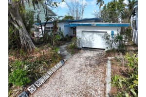 806 BAY POINT DRIVE, MADEIRA BEACH, FL 33708 Sold 05/30/25