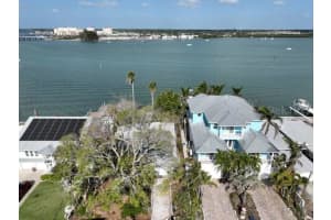 806 BAY POINT DRIVE, MADEIRA BEACH, FL 33708 Sold 05/30/25