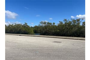 854 60TH AVENUE, SAINT PETERSBURG, FL 33703 Sold 01/15/25