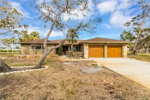 945 Bayshore Dr, TARPON SPRINGS