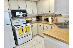 11216 100TH STREET, LARGO, FL 33773 Sold 04/15/25