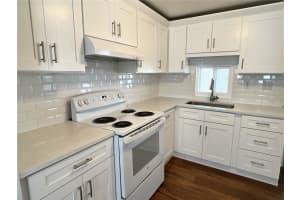 678 MOUNT MADISON AVENUE, ST PETERSBURG, FL 33702 - MLS#MFRTB8331775