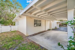 100 BAY POINT DRIVE, SAINT PETERSBURG, FL 33704 Sold 05/02/25