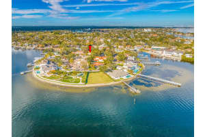 100 BAY POINT DRIVE, SAINT PETERSBURG, FL 33704 Sold 05/02/25