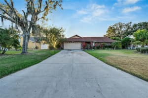 1903 COUNTRY CLUB COURT, PLANT CITY, FL 33566 Sold 05/07/25