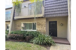 10604 CARROLLBROOK LANE, TAMPA, FL 33618 Sold 04/04/25