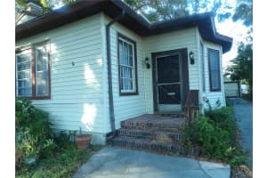 220 PALM DRIVE, LAKELAND, FL 33803 Sold 04/16/25