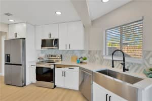 1629 GROVELEAF AVENUE, PALM HARBOR, FL 34683 Sold 01/10/25