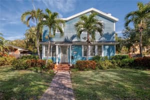 165 21st Ave Ne, ST PETERSBURG