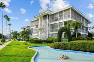 1060 N Shore Dr NE, St. Petersburg, FL 33701, Sold 12/23/24