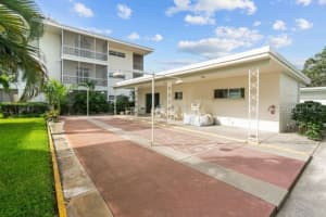 1060 N Shore Dr NE, St. Petersburg, FL 33701, Sold 12/23/24