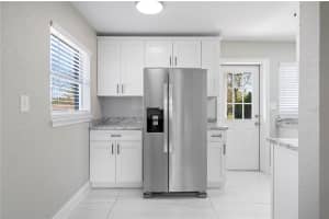 1721 BAYVIEW DRIVE, LAKELAND, FL 33805 Sold 02/07/25