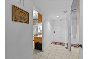 1814 MARINER DRIVE, TARPON SPRINGS, FL 34689 Sold 07/30/25