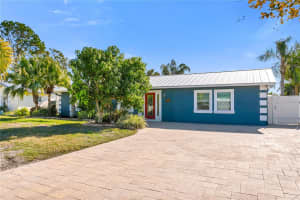 8708 THORNWOOD LANE, TAMPA, FL 33615 Sold 03/11/25