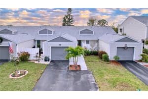 9274 WESTLINKS TERRACE, SEMINOLE, FL 33777 Sold 02/28/25