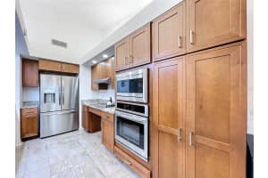 9274 WESTLINKS TERRACE, SEMINOLE, FL 33777 Sold 02/28/25