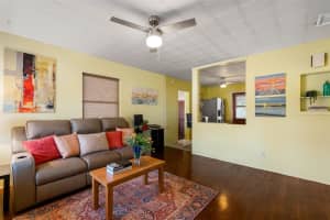538 SOUTHWEST BOULEVARD, SAINT PETERSBURG, FL 33703 Sold 09/02/25