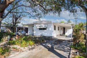 5245 PARK STREET, ST PETERSBURG, FL 33709 Sold 01/10/25