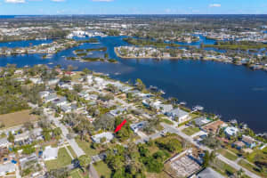 695 SUNSET DRIVE, TARPON SPRINGS, FL 34689 Sold 03/05/25