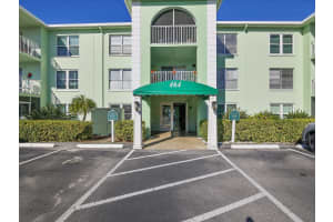 464 PAULA DRIVE, DUNEDIN, FL 34698 Sold 07/10/25