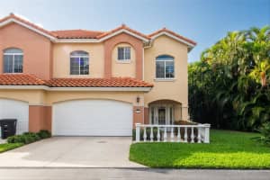 6323 VISTA VERDE DRIVE, SAINT PETERSBURG, FL 33707 Sold 02/04/25