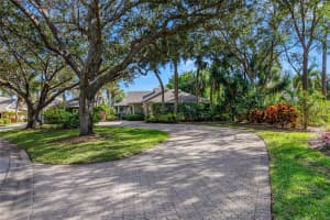 52 Golf Cottage Dr, NAPLES